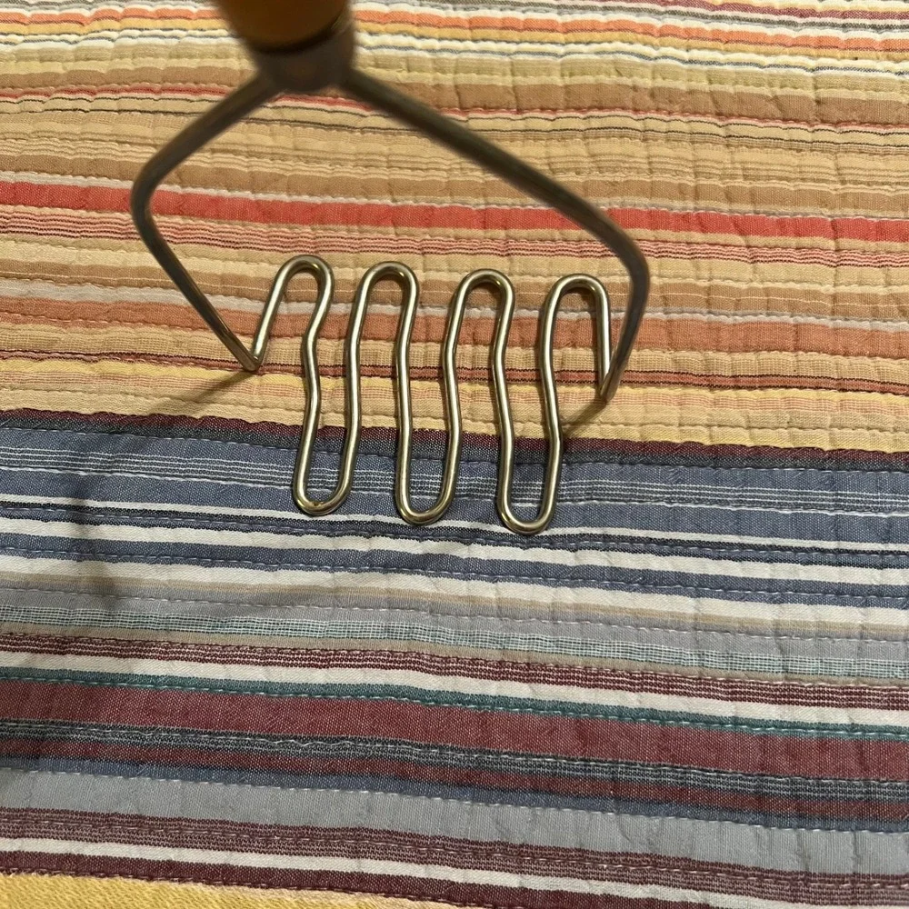Retro Wire Potato Masher Wooden Handle Kitchen Utensil